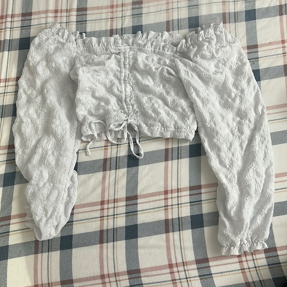 Cute Off the Shoulder crop top!